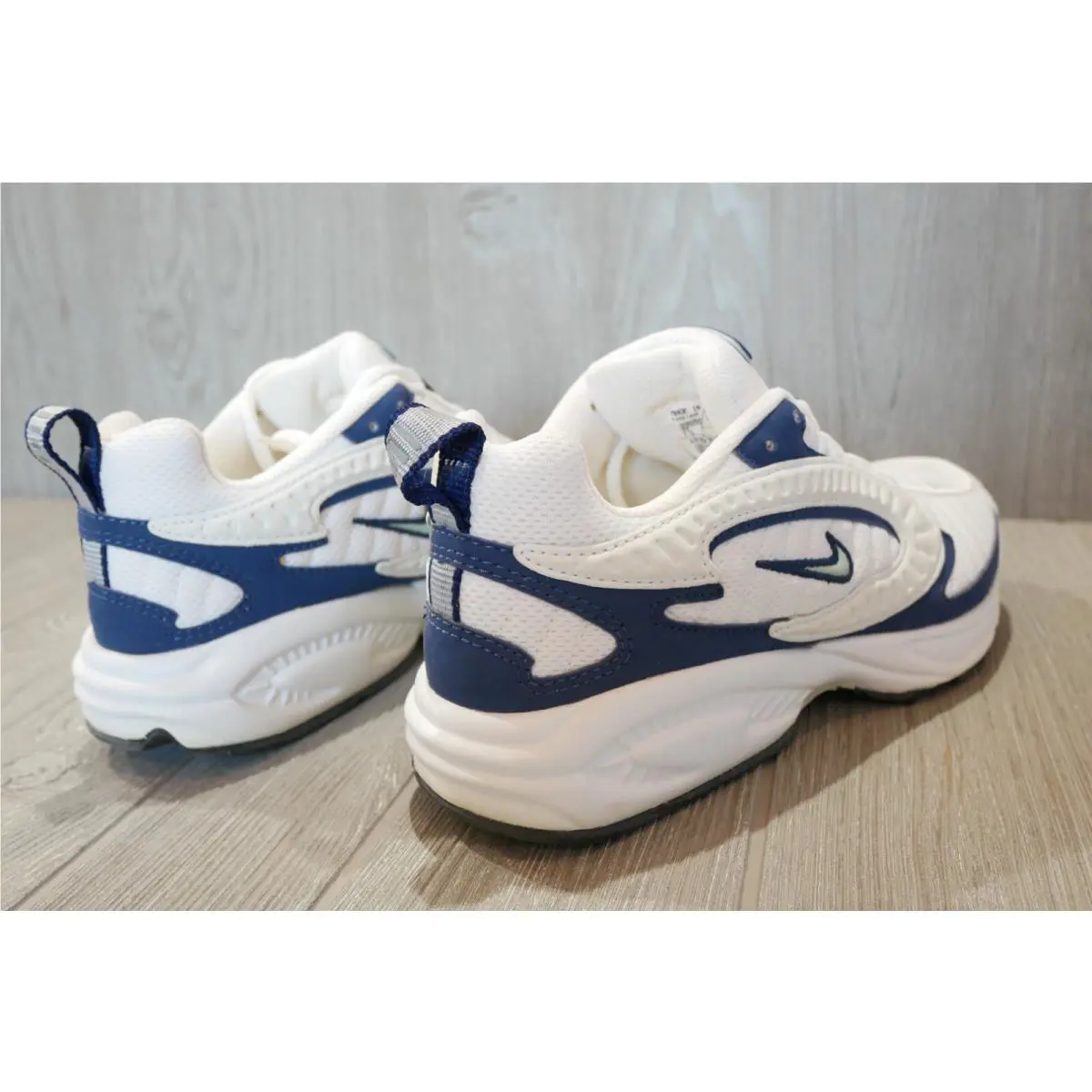 Nike shoes - Nike Attest - Attest - White 2