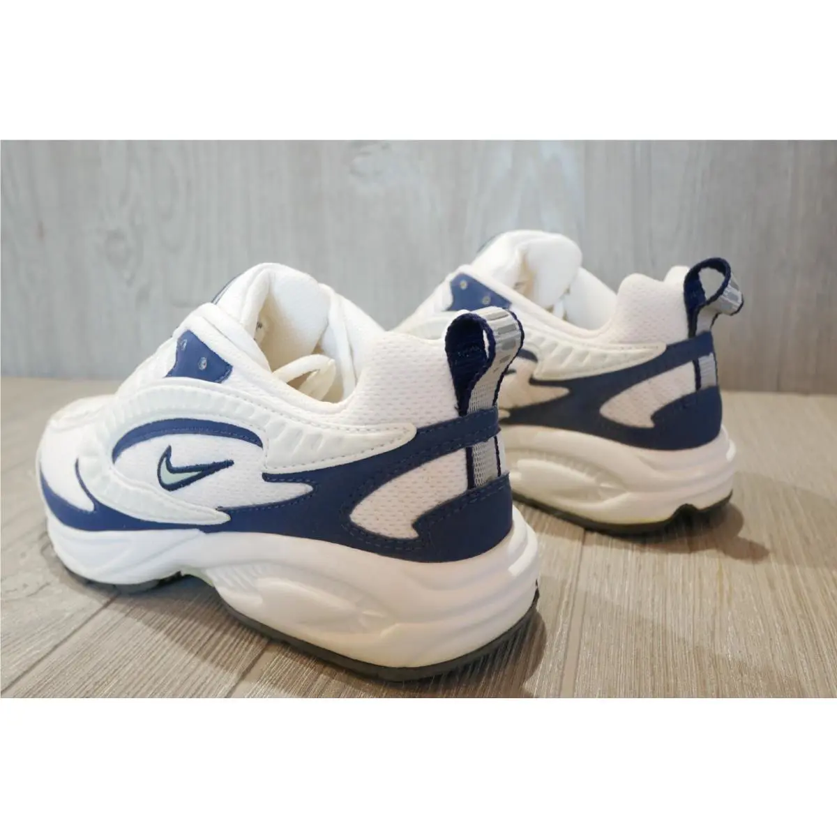 Nike shoes - Nike Attest - Attest - White 3