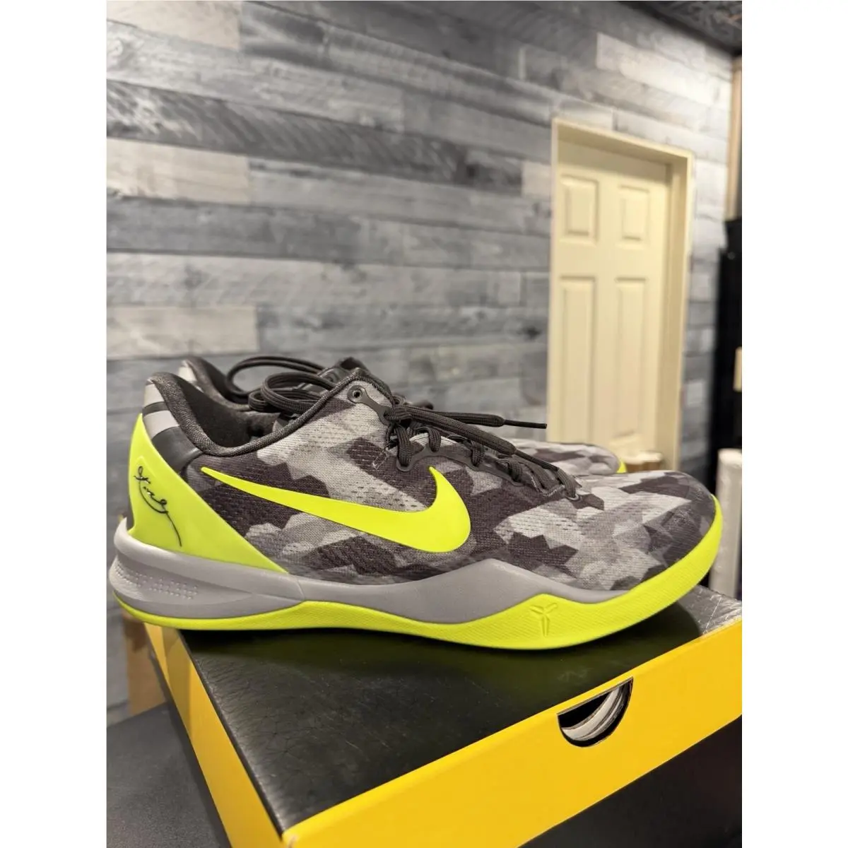 Nike shoes - Nike Kobe 8 System - Kobe System - 555035-063 - Gray, Manufacturer: Sport Grey/Volt/Pure Platinum 1