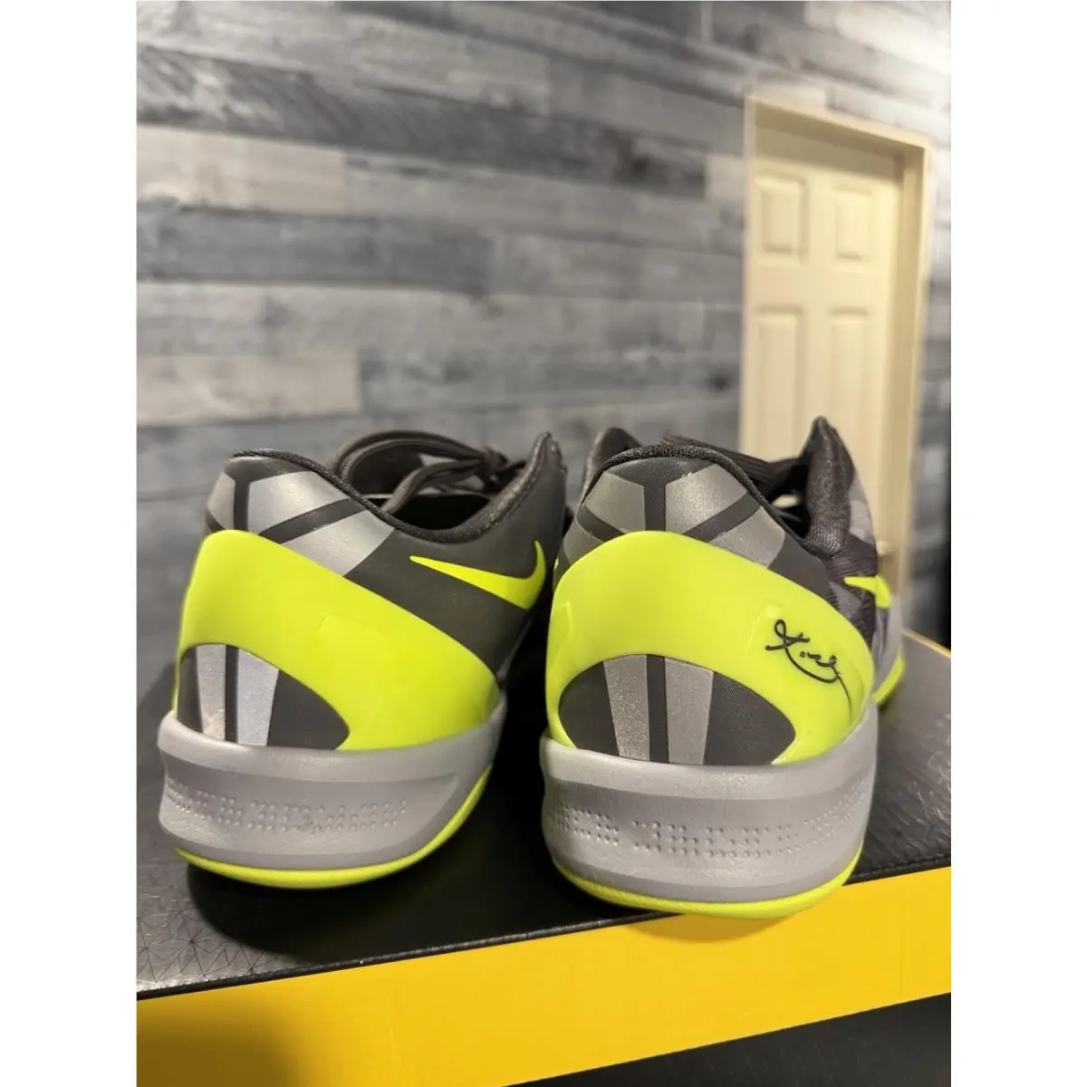 Nike shoes - Nike Kobe 8 System - Kobe System - 555035-063 - Gray, Manufacturer: Sport Grey/Volt/Pure Platinum 2