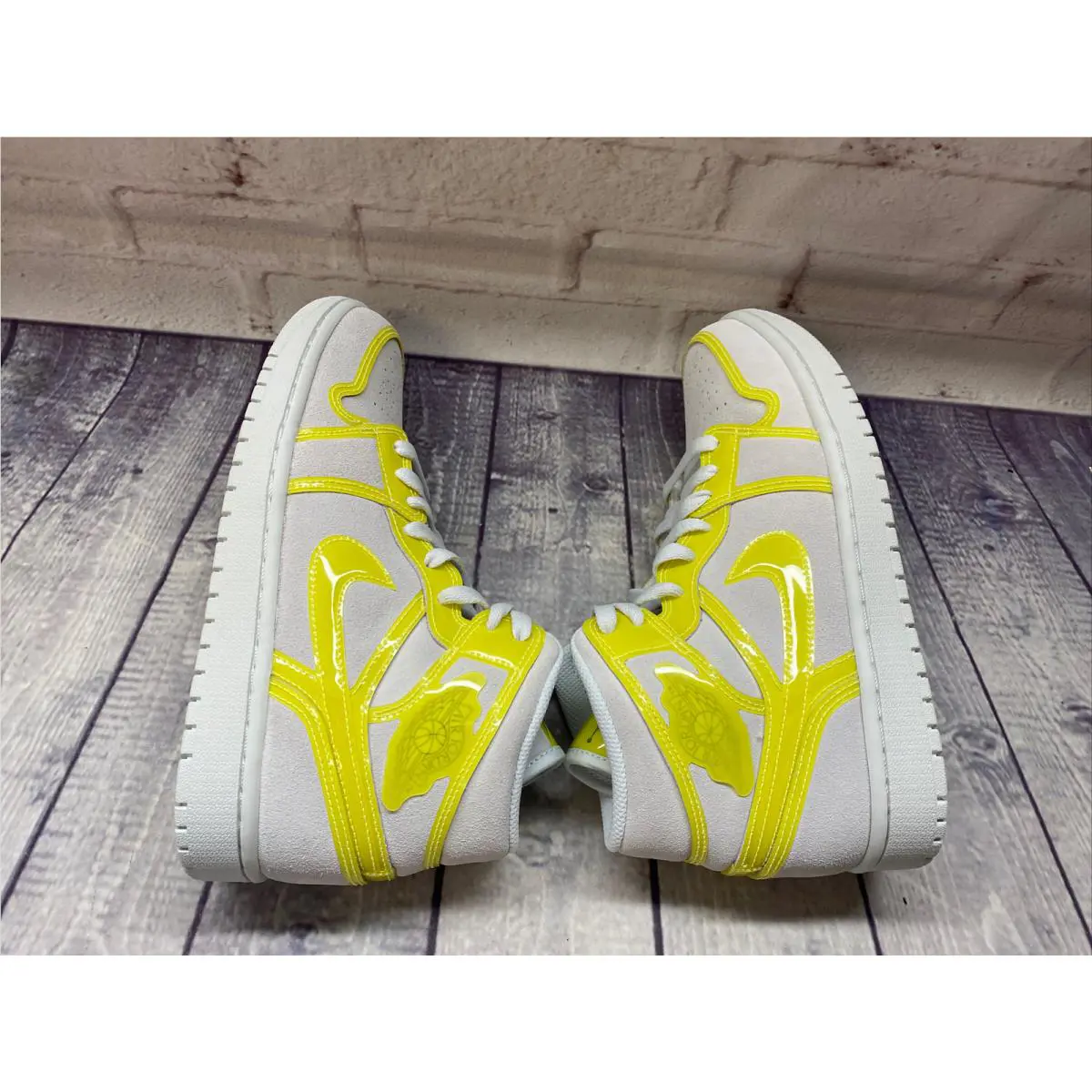 Nike shoes - Air Jordan 1 - Air - DA5552 - Yellow 5