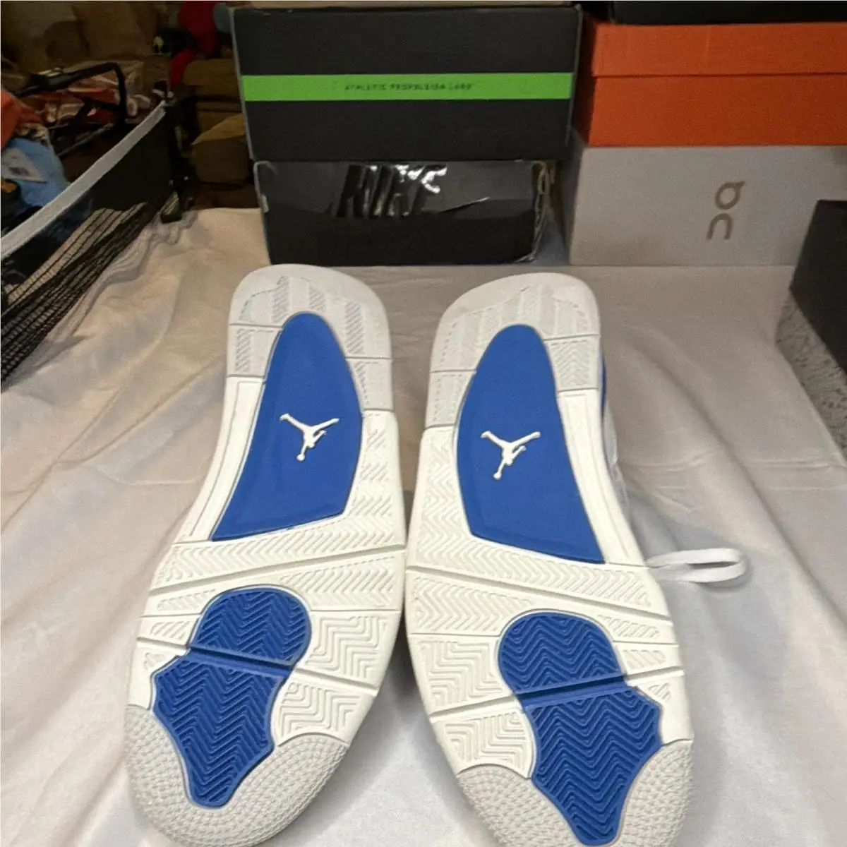 Nike shoes - Air Jordan 4 - Air - 308497-117 - White (UPC: 0886668629865) 4