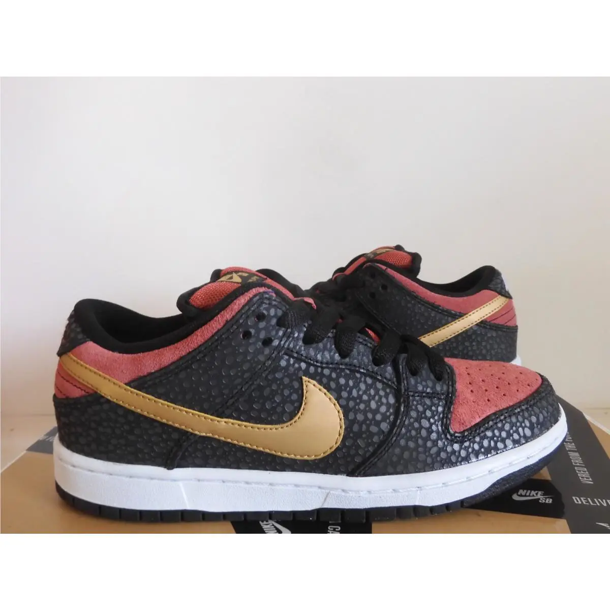 Nike shoes - Nike SB Dunk Low - Dunk Low - 504750-076 - Black (UPC: 887225183622) 0