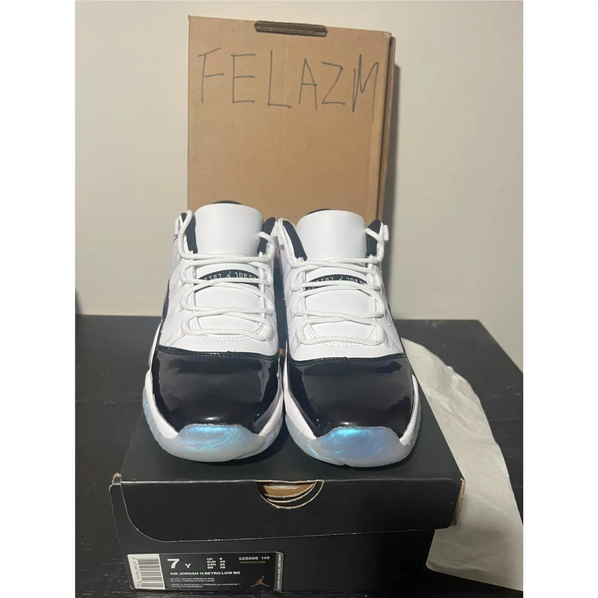Nike shoes - Air Jordan 11 - Air - Multicolor 0