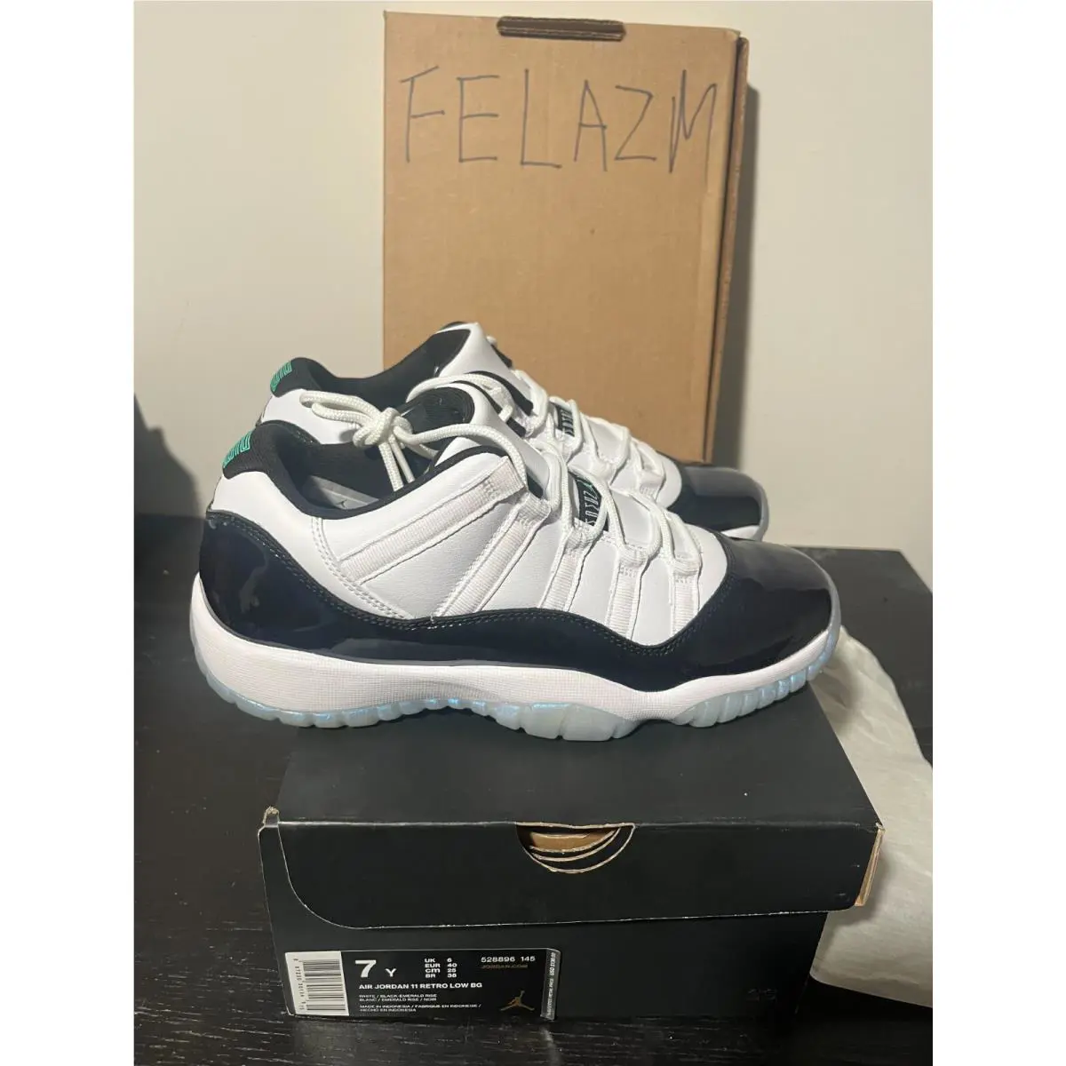 Nike shoes - Air Jordan 11 - Air - Multicolor 1