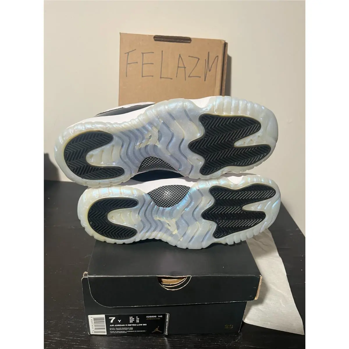 Nike shoes - Air Jordan 11 - Air - Multicolor 2