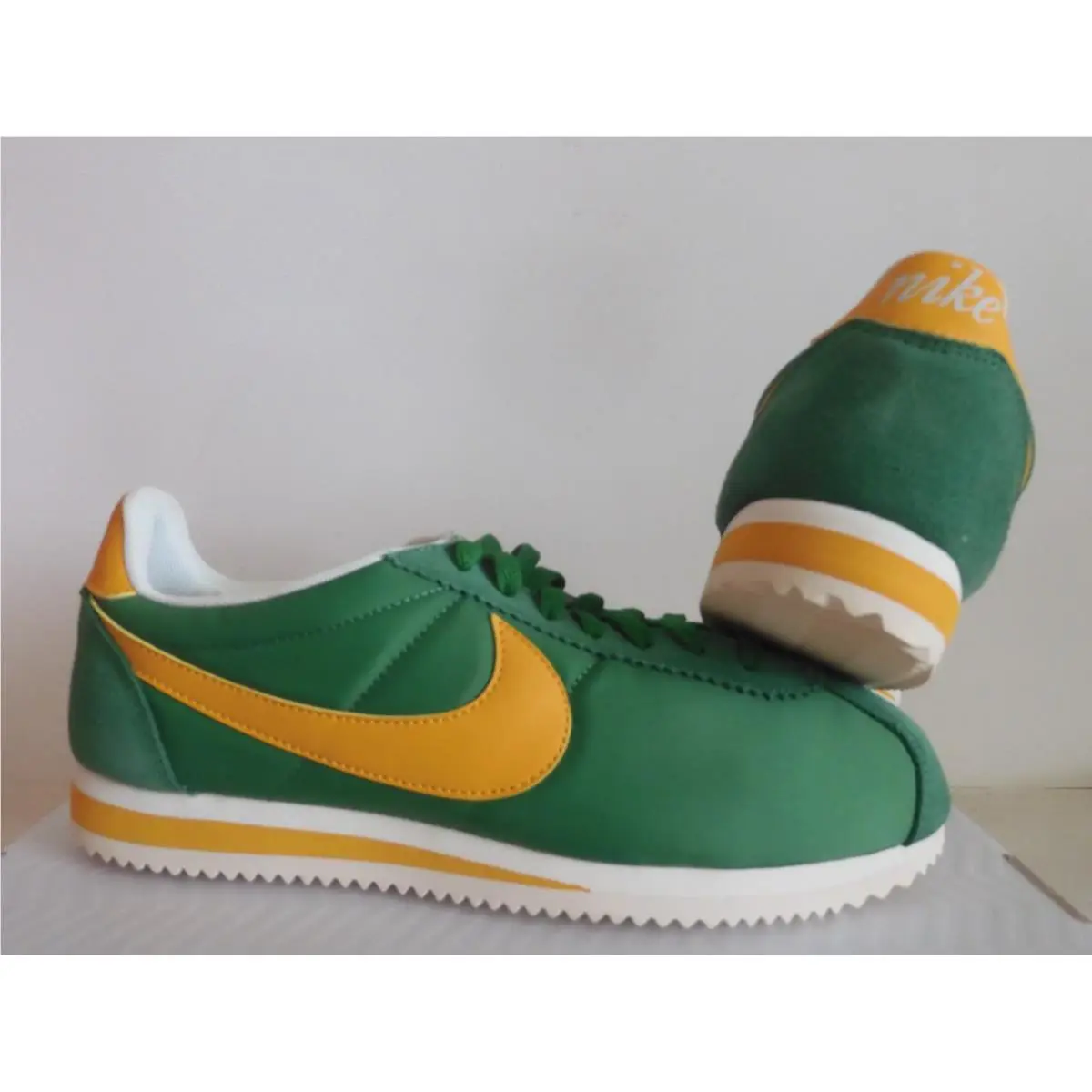 Nike shoes - Nike Classic Cortez - Classic Cortez - 882258-301 - Green (UPC: 884497281520) 1