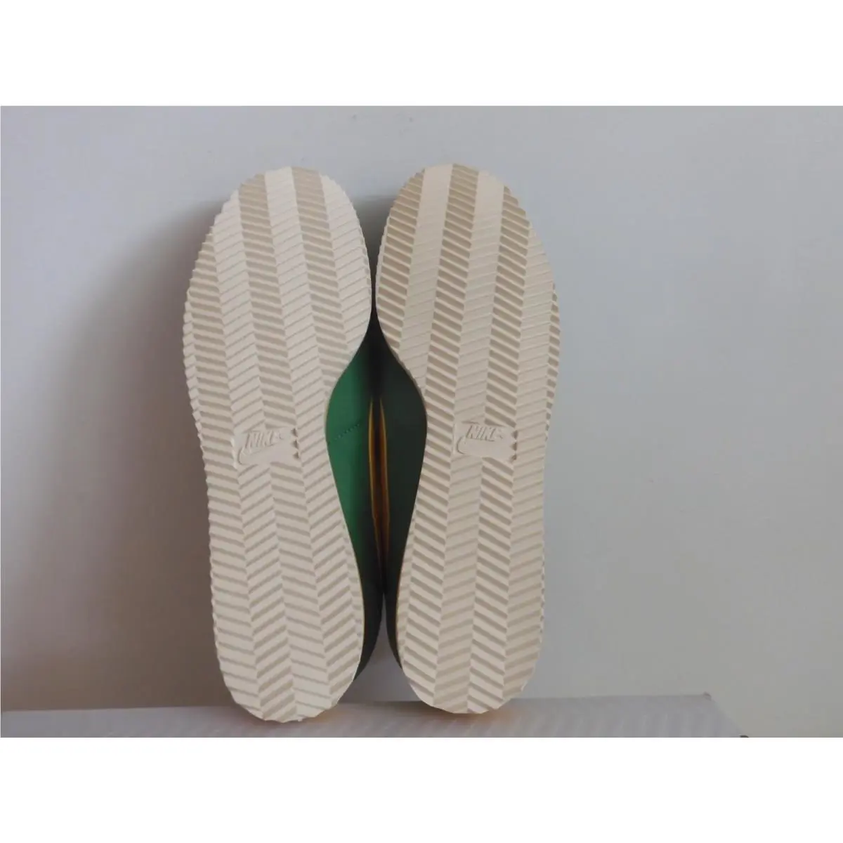 Nike shoes - Nike Classic Cortez - Classic Cortez - 882258-301 - Green (UPC: 884497281520) 6