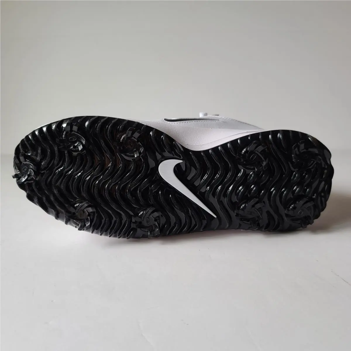 Nike shoes - Nike Victory Pro 4 - Victory Pro - FZ7611-100 - White 3