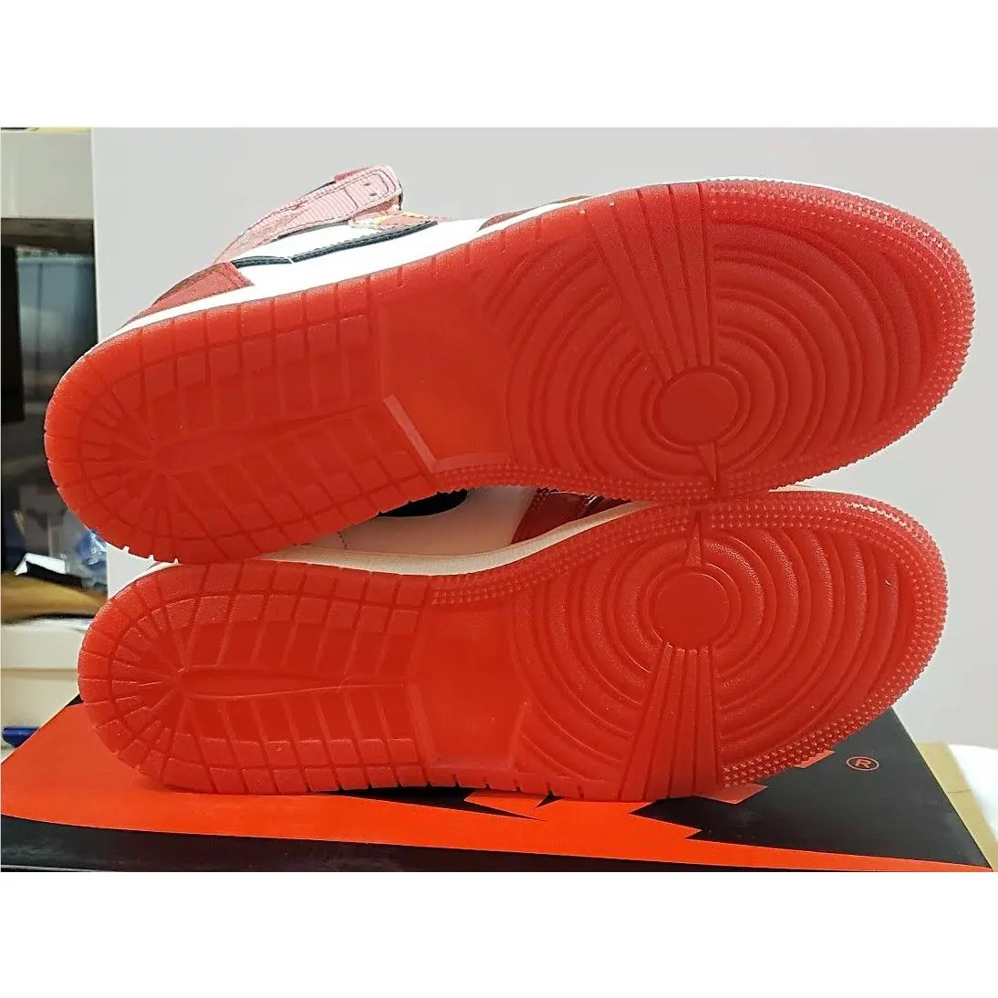 Nike shoes - Nike Air Jordan 1 - Air - Red 4