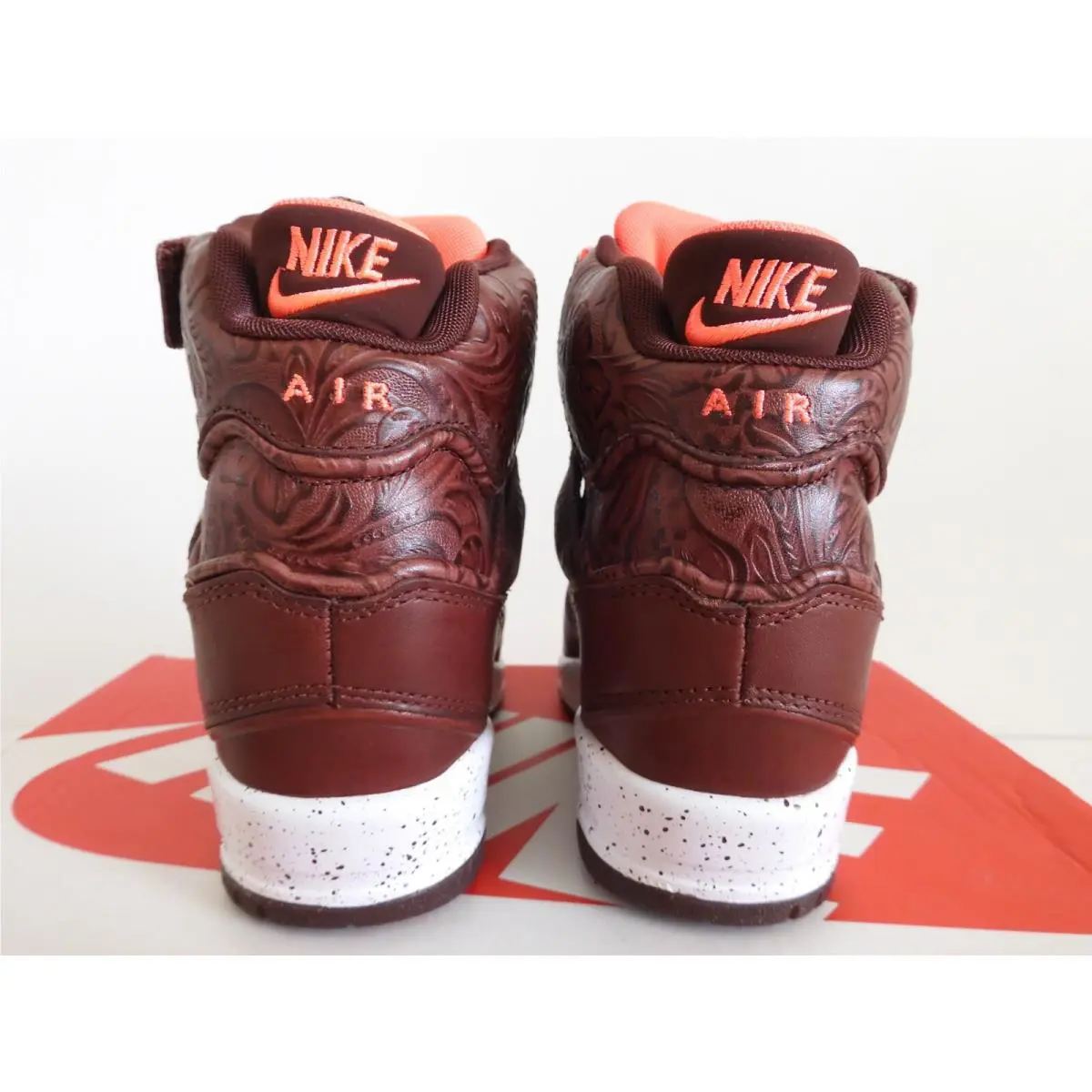 Nike shoes - Nike Air Revolution - Air Revolution - 633525 200 - Brown (UPC: 883153302739) 2