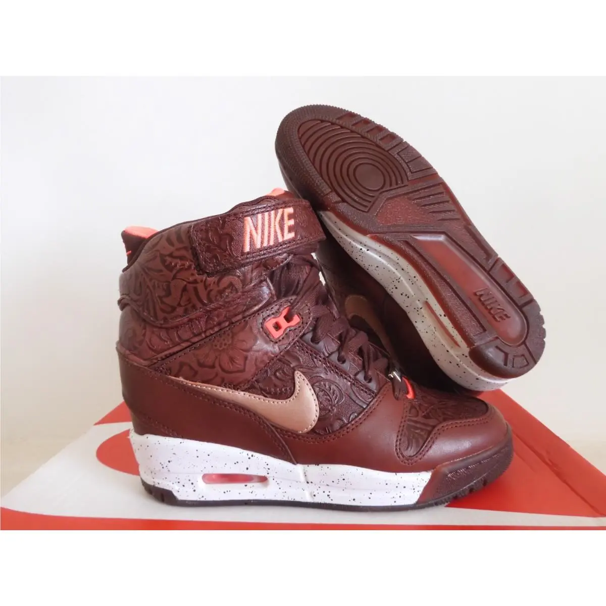 Nike Revolution Sky High FW QS Milan Brown-red Womens Sz 6 Rare 633525-200
