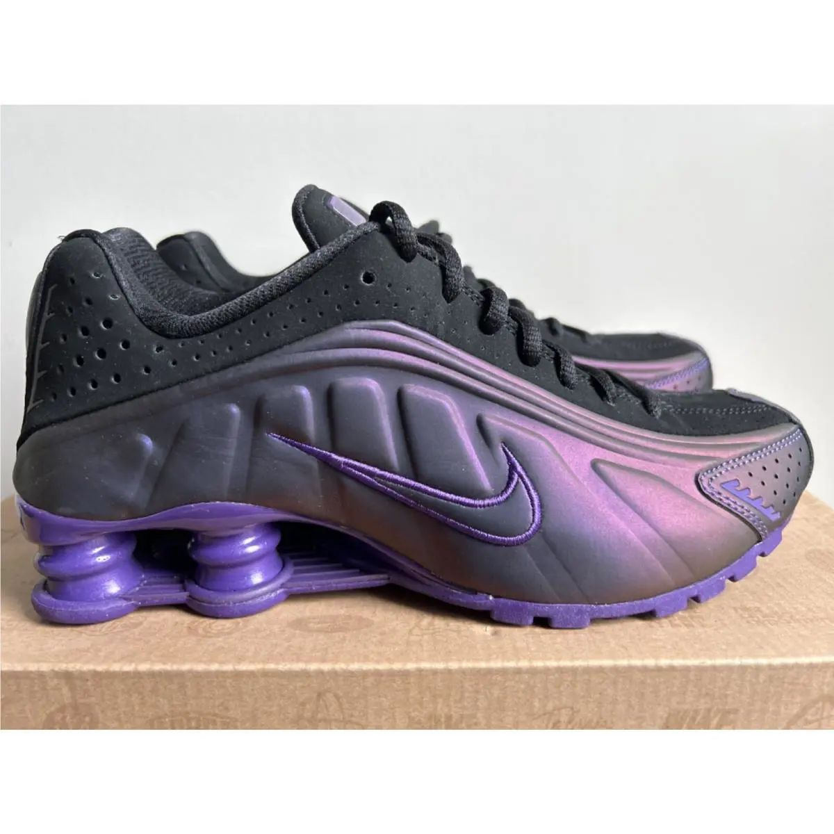 Nike shoes - Nike Shox - Shox - 302874 500 - Purple, Manufacturer: Black / Club Purple (UPC: 823233704329) 0
