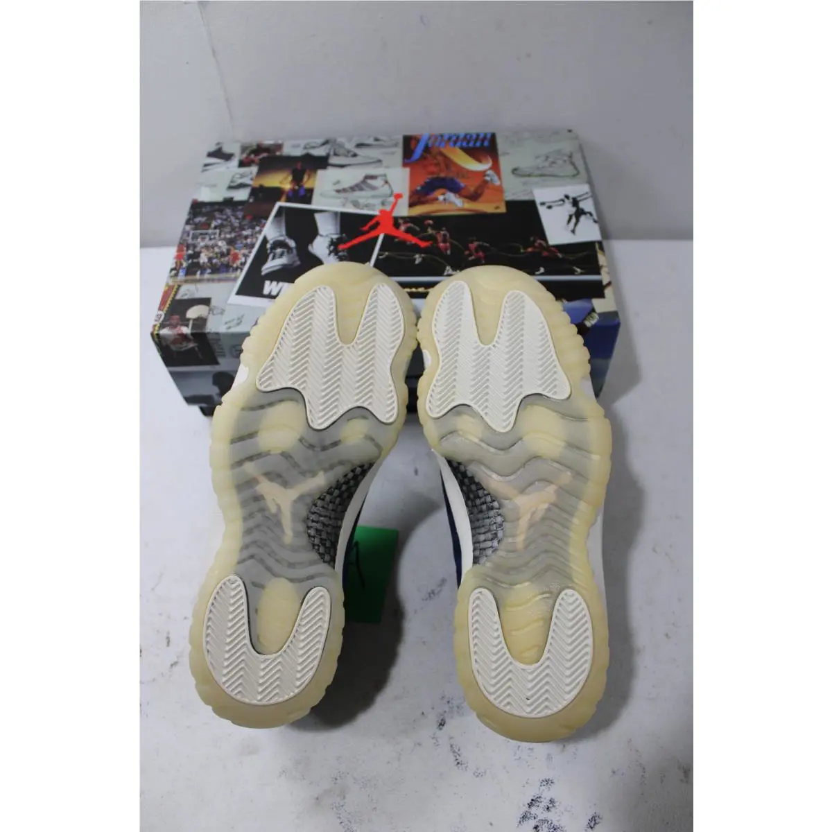 Nike shoes - Jordan 11 - AV2187-441 - Blue 2