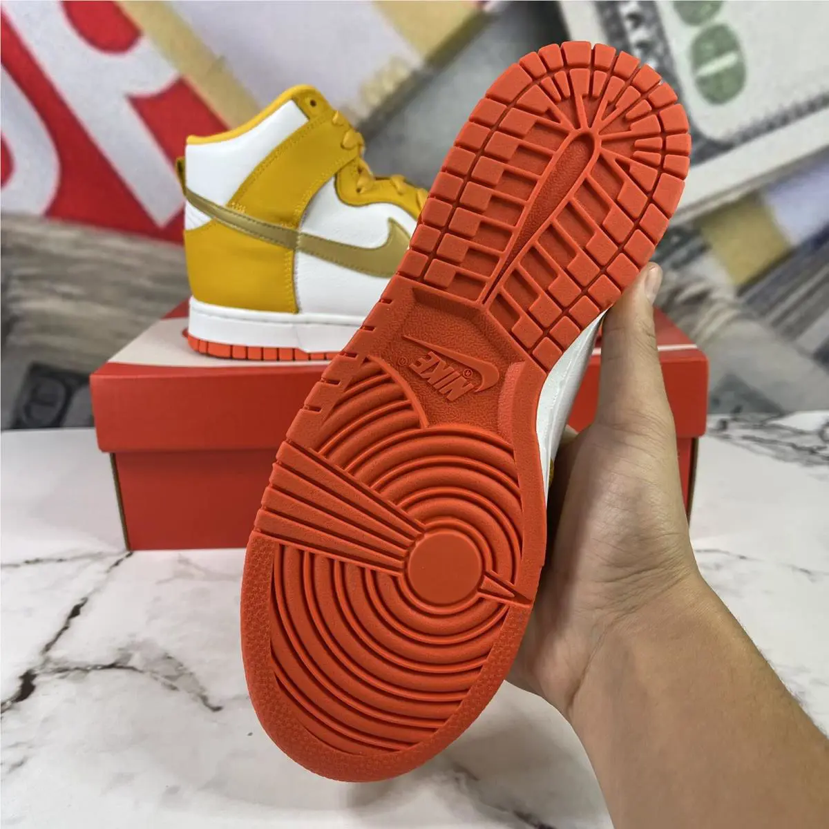 Nike shoes - Nike Dunk - Dunk - Gold 1