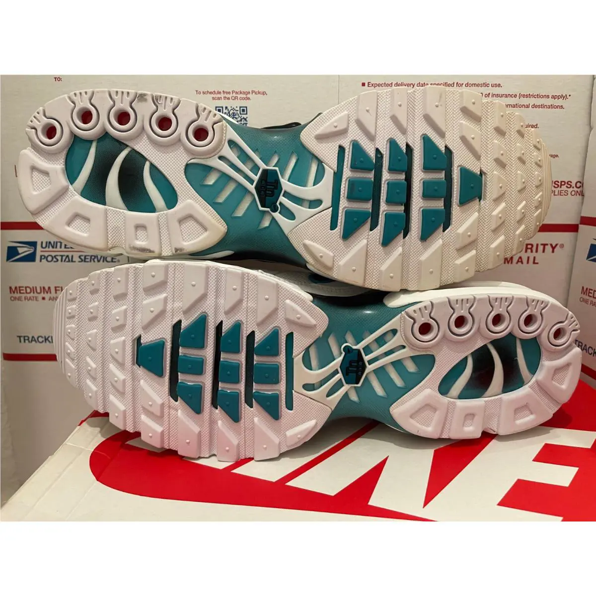 Nike shoes - Nike Air Max Plus - Air Max Plus - 852630-106 - White 3