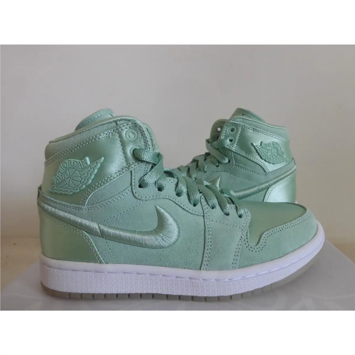 Nike shoes - Air Jordan 1 Retro High - AO1847-345 - Green (UPC: 888413961527) 0