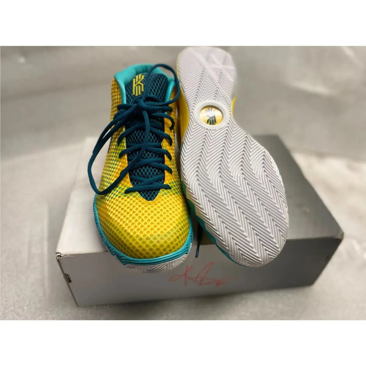 Nike shoes - Multicolor 1