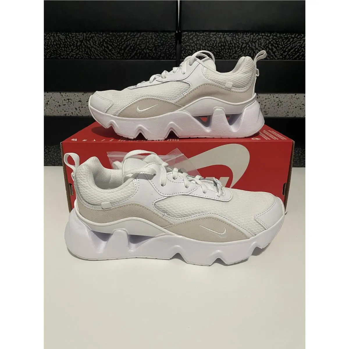 W Nike Ryz 365 II “white” CU4874-100 Womens Size 8 Casual Running Shoes Rare