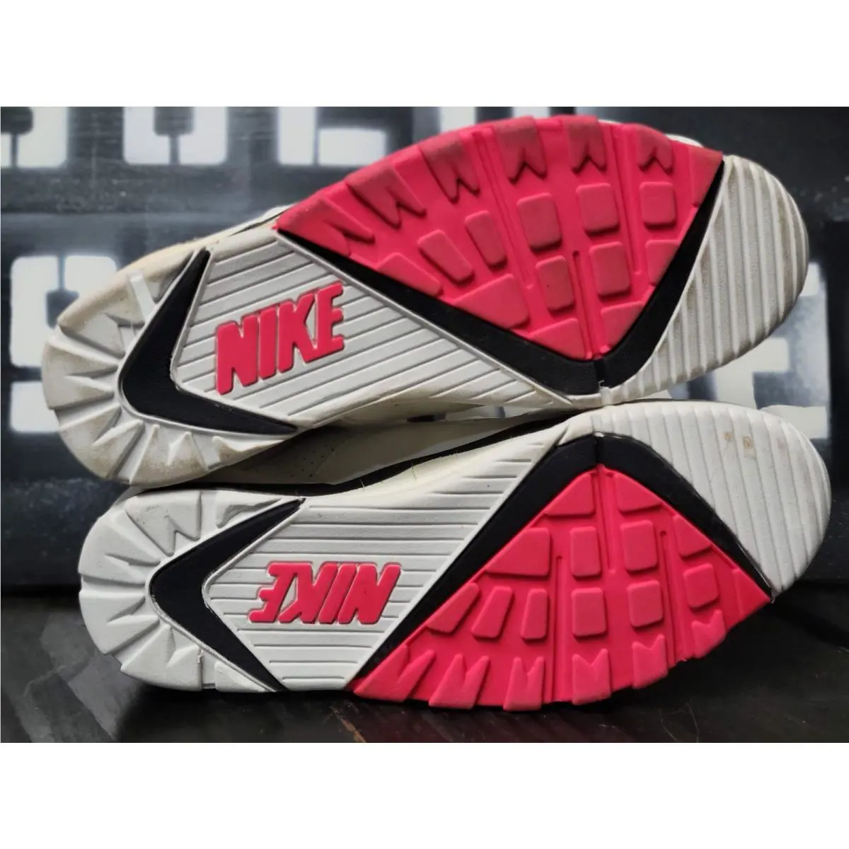 Nike shoes - White 4