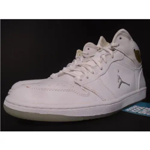 Nike shoes - Nike Air Jordan 1 Retro - 306000-101 - White 3