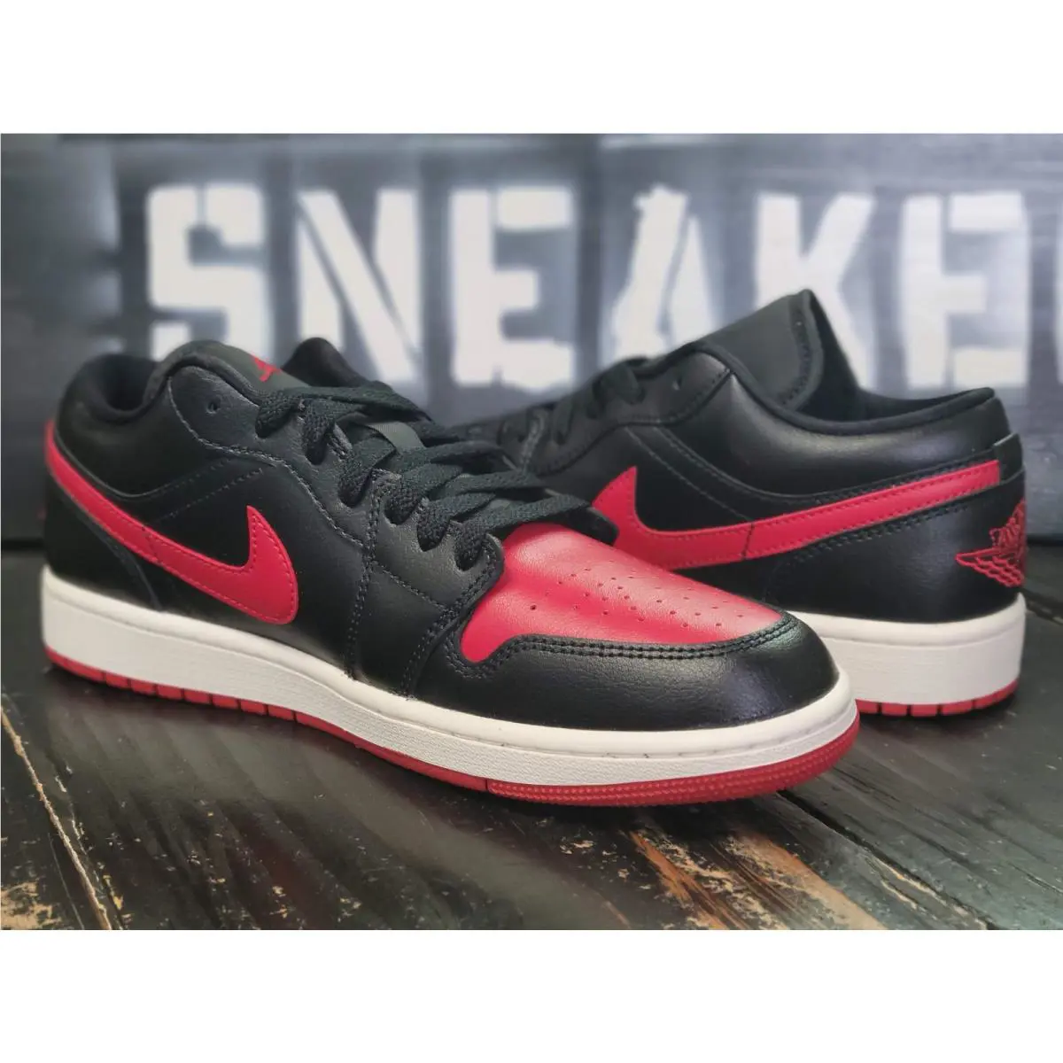 Nike shoes - Black (UPC: 196604364201) 0