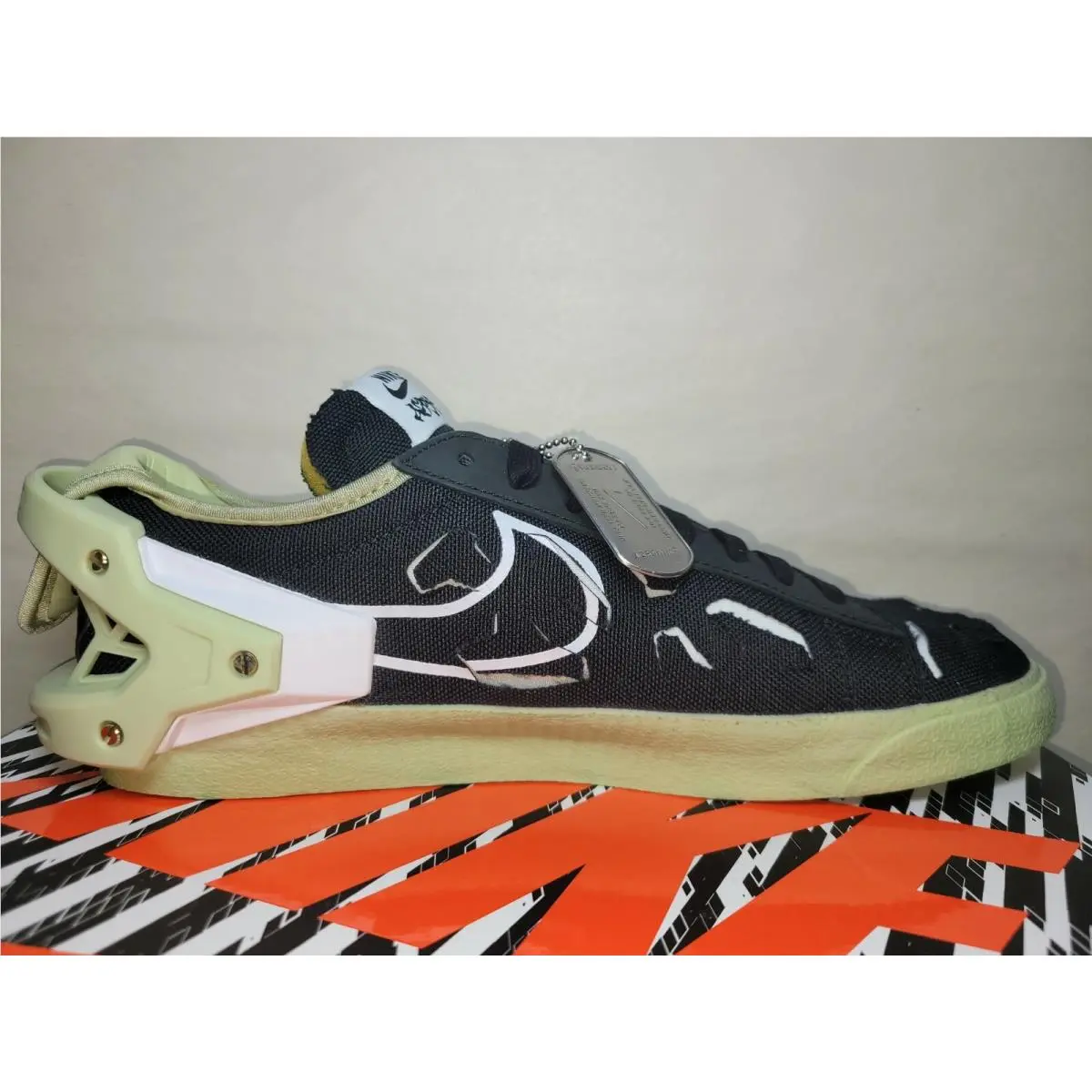 Nike shoes - D09373001 - D09373001 - Black (UPC: 195244733507) 0