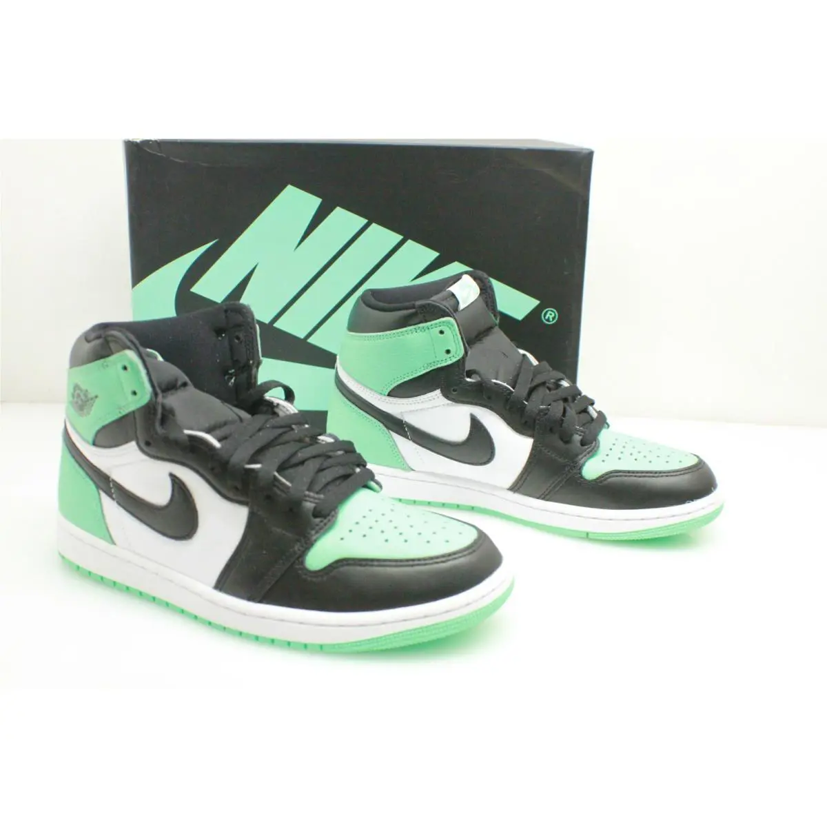 Nike shoes - Air Jordan Retro - Air Retro - White 2