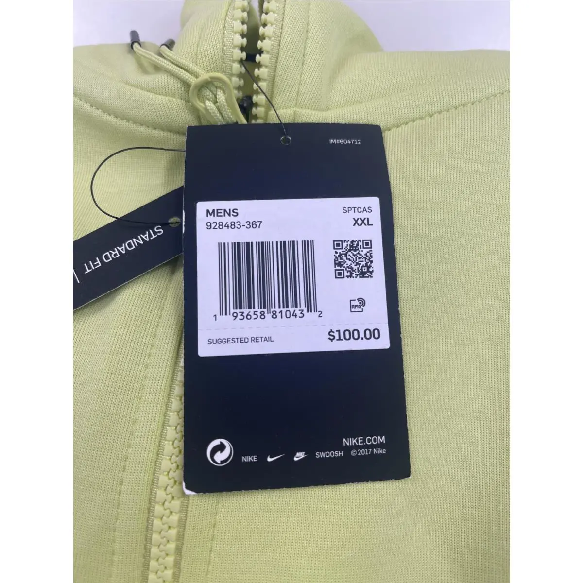 Nike clothing - Green (UPC: 193658810432) 1