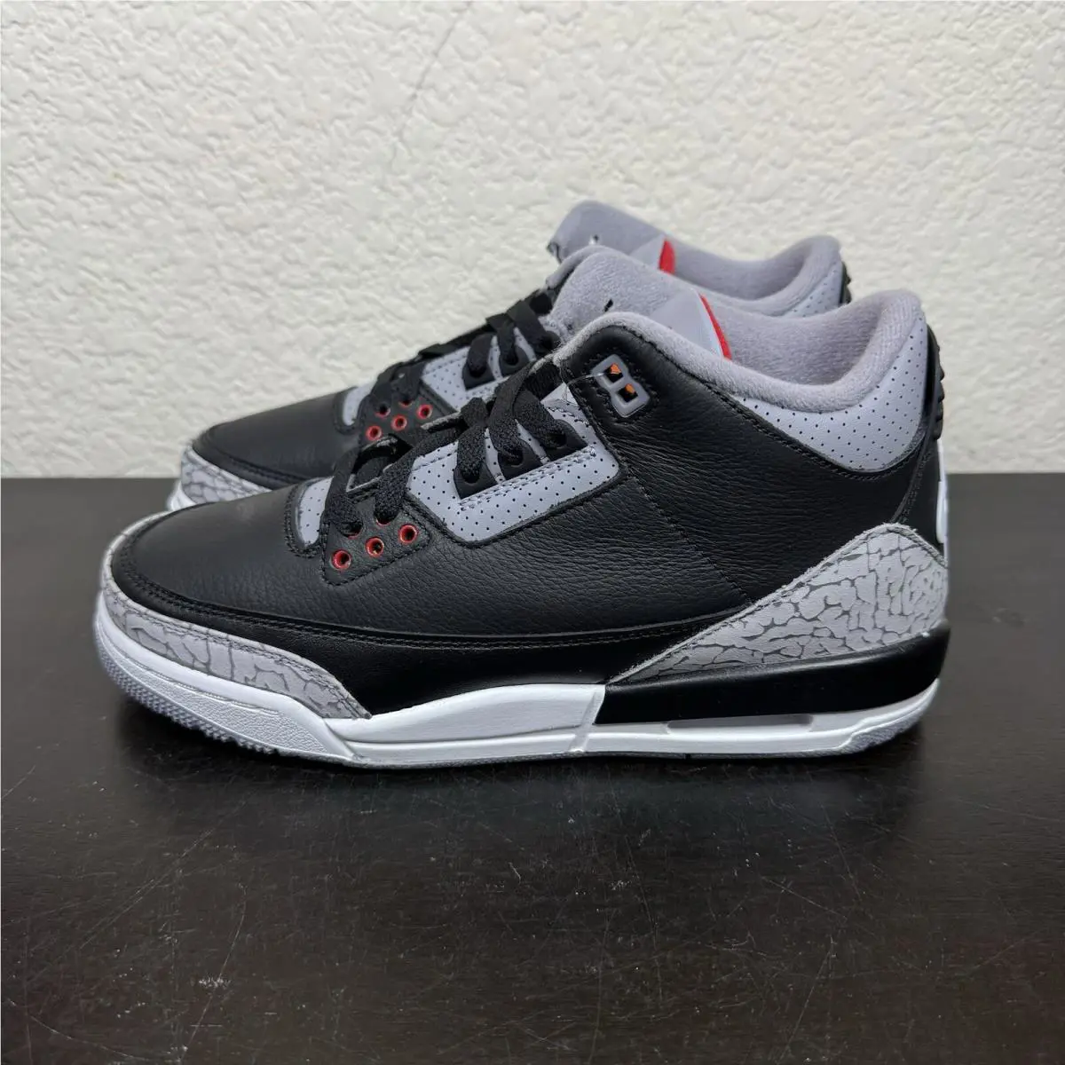 Nike shoes - Air Jordan Retro - Air Retro - Black Cement 6