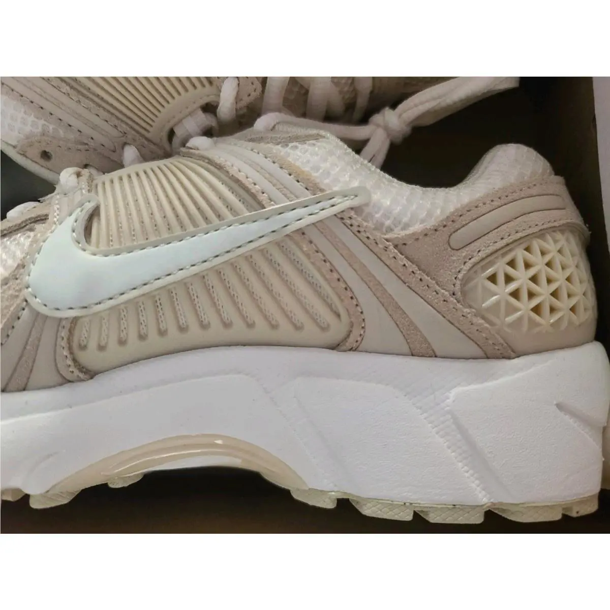 Nike shoes - Nike Air Zoom Vomero 5 - HQ0458 200 - Brown (UPC: 196149065007) 14