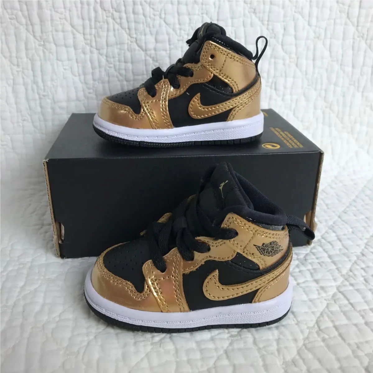 Nike shoes - DR6969-071 - DR6969-071 - Black/metallic gold /White 1