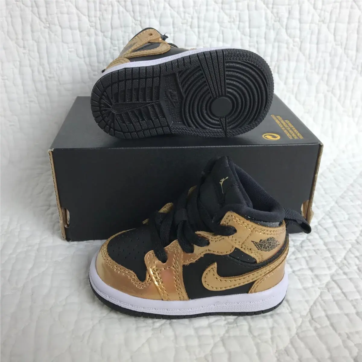 Nike shoes - DR6969-071 - DR6969-071 - Black/metallic gold /White 2