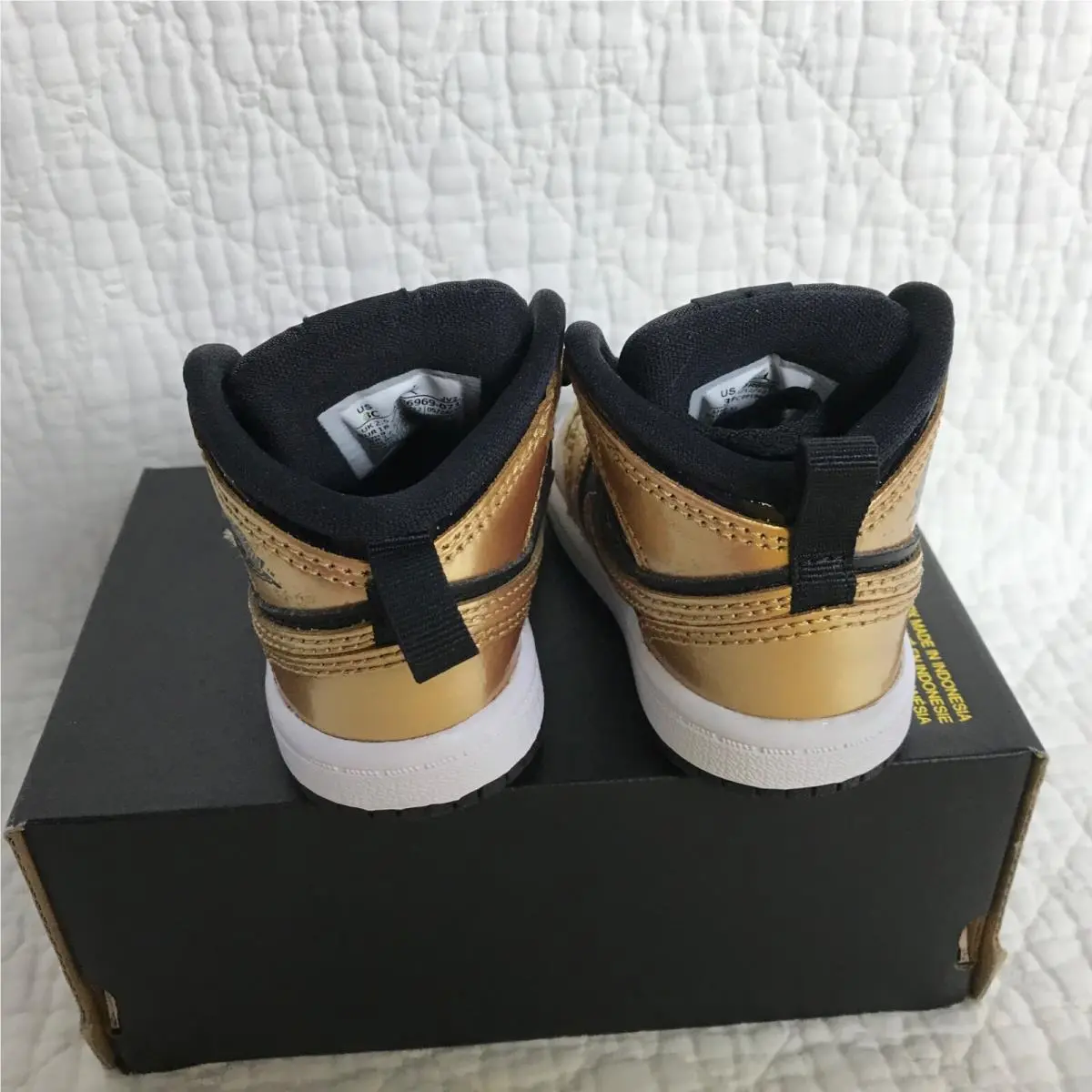 Nike shoes - DR6969-071 - DR6969-071 - Black/metallic gold /White 4