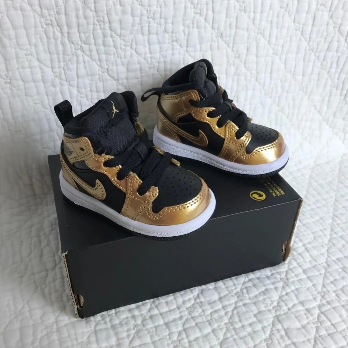 Nike shoes - DR6969-071 - DR6969-071 - Black/metallic gold /White 5
