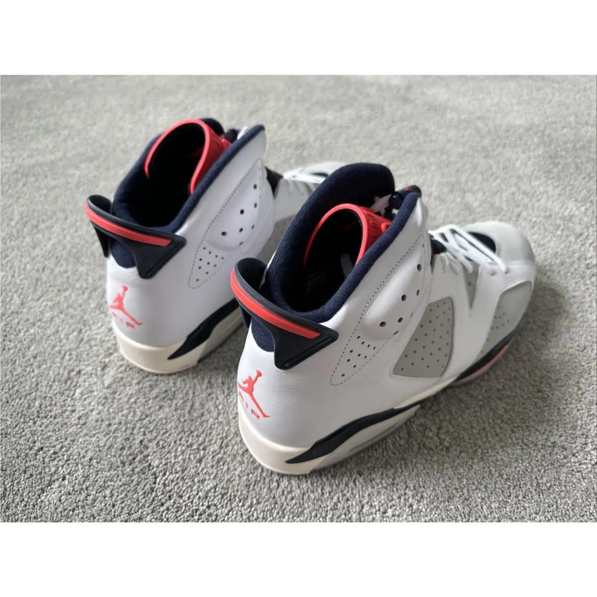 Nike shoes - Jordan 6 - White 6