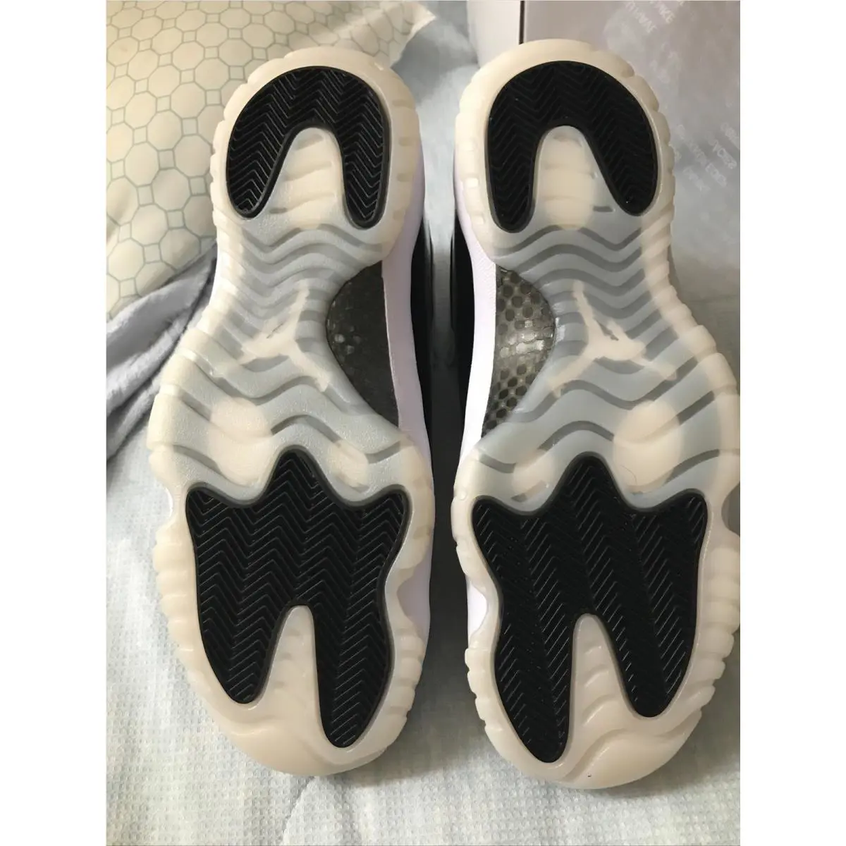 Nike shoes - Air Jordan Retro 11 “gratitude” - WHITE/Metallic Gold-Black 2