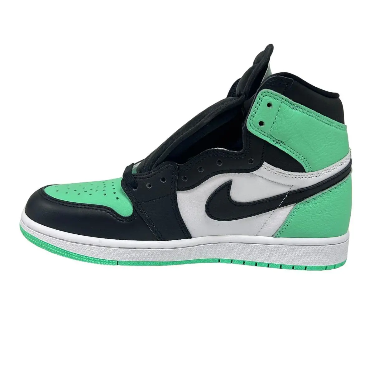 Nike shoes - Green 1