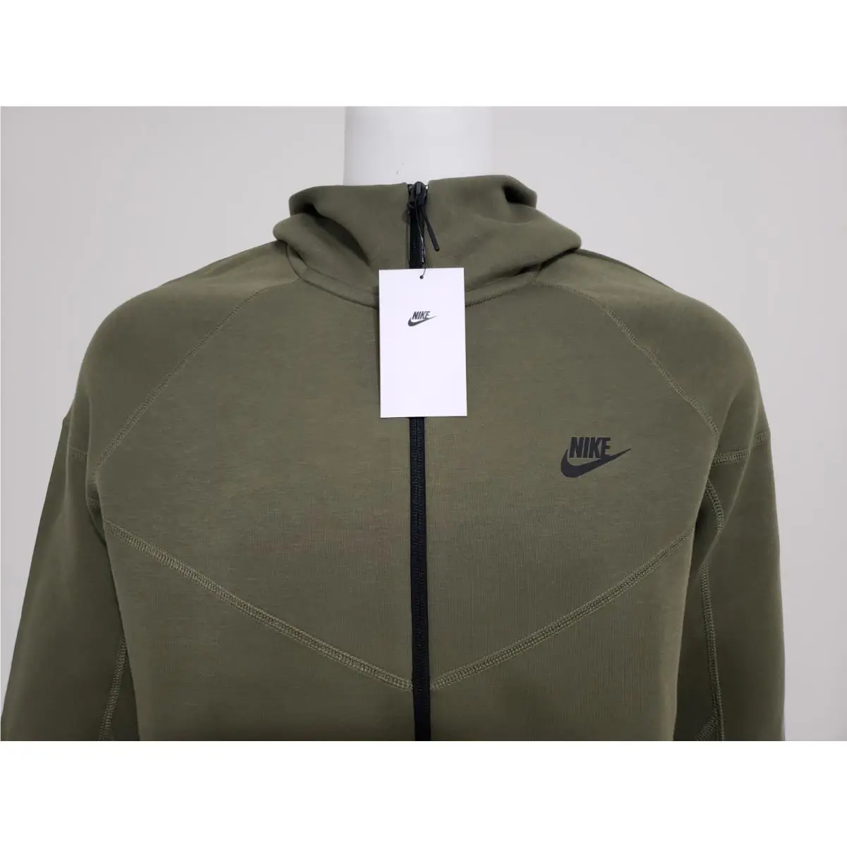 Nike clothing - Medium Olive (UPC: 196607413401) 0