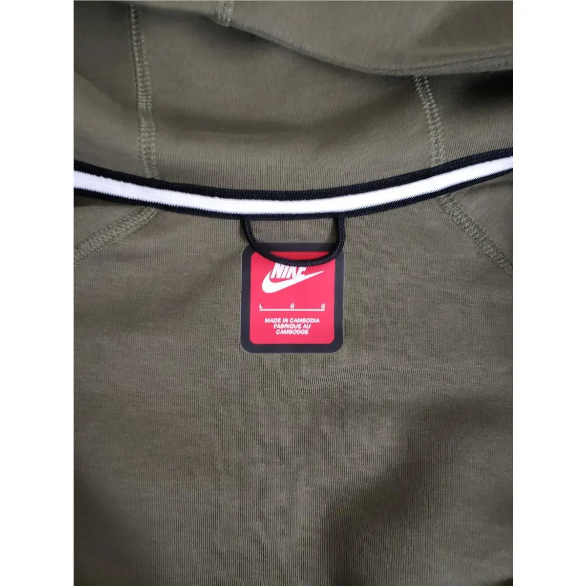 Nike clothing - Medium Olive (UPC: 196607413401) 4