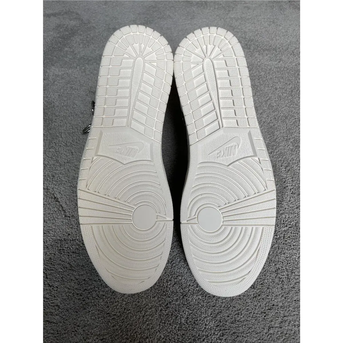 Nike shoes - Jordan 1 - White 8