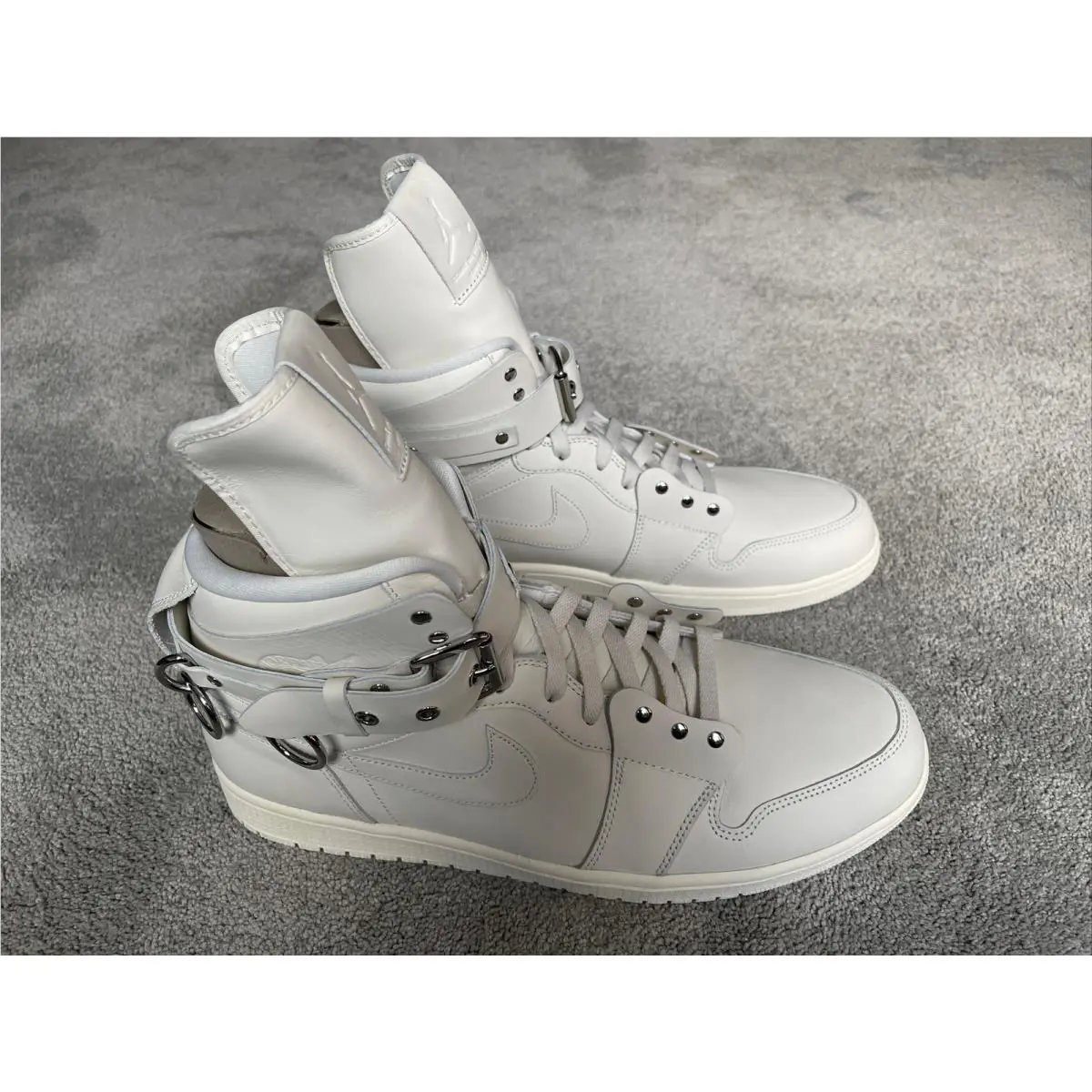Nike shoes - Jordan 1 - White 1