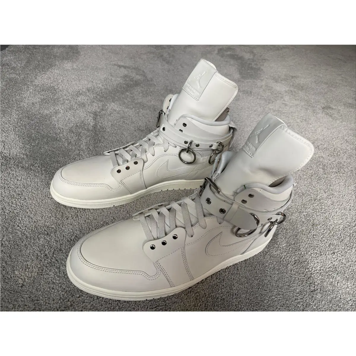 Nike shoes - Jordan 1 - White 3