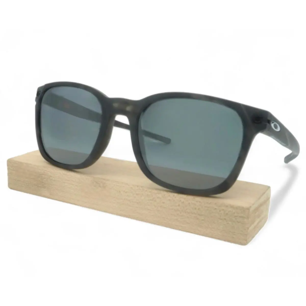 OO9018-15 Unisex  Ojector Polarized Sunglasses by Oakley