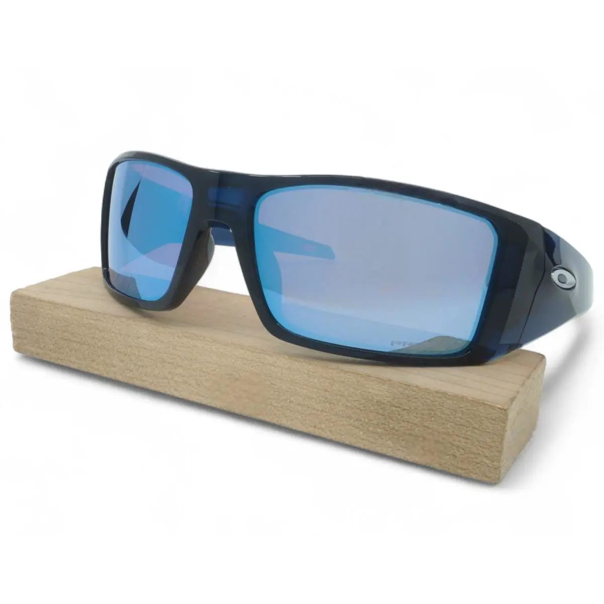 OO9231-14 Unisex  Heliostat Polarized Sunglasses by Oakley