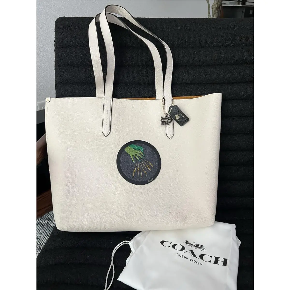 Coach Wizard Of Oz Highline Tote with Motif Crème Green Witch Hands