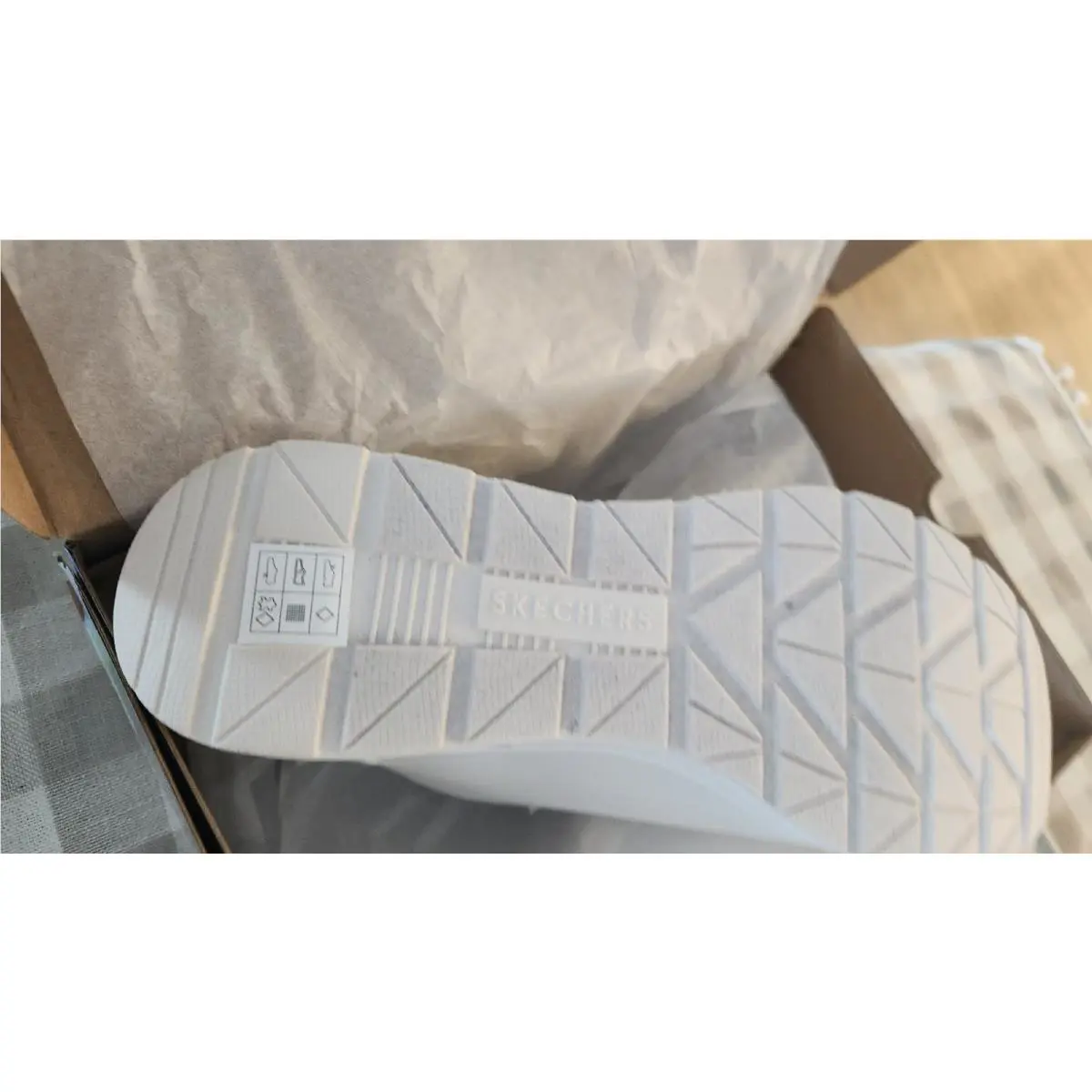 Skechers shoes - White 3