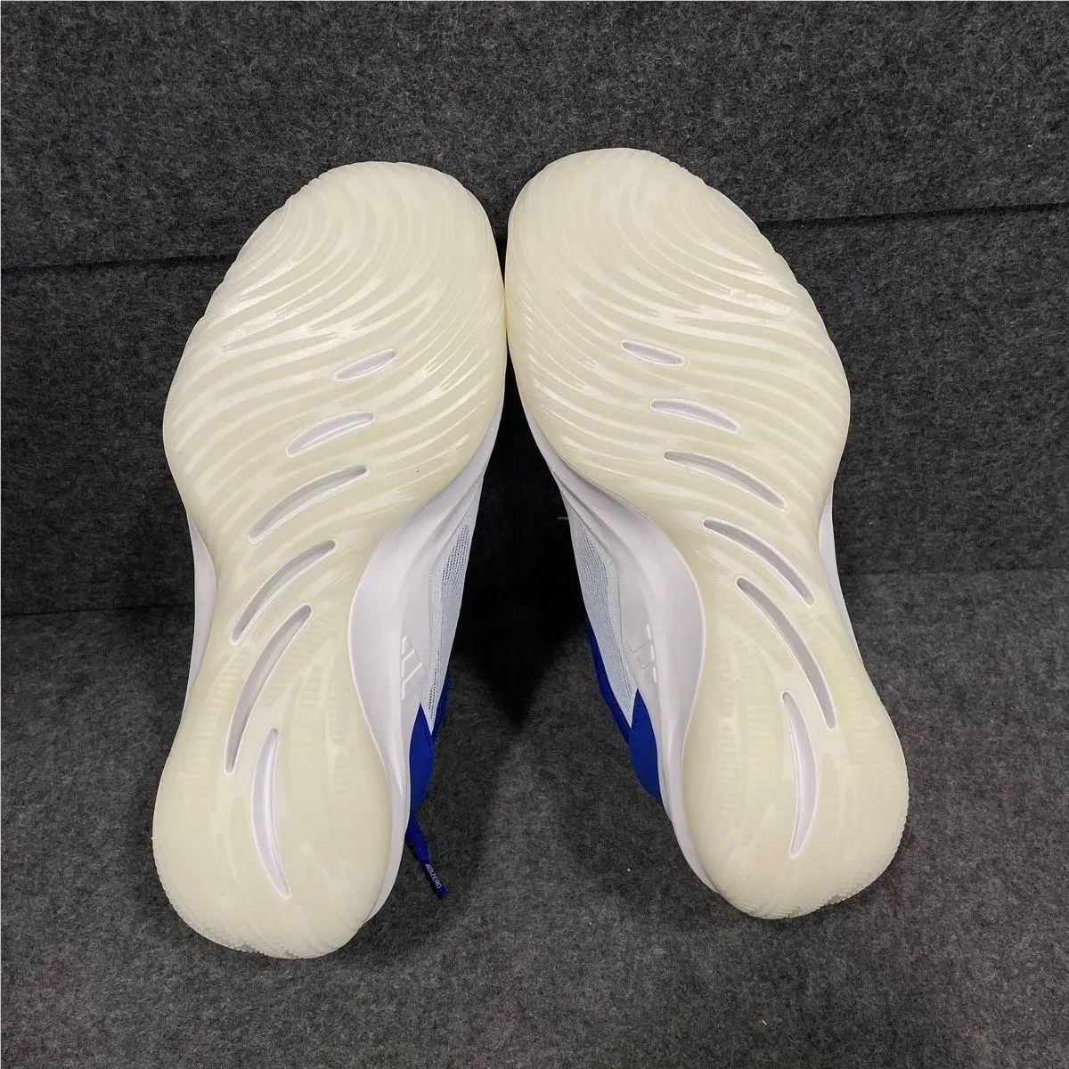 Adidas shoes - VS160831 - vs-160831 - White (UPC: 196477576657) 0