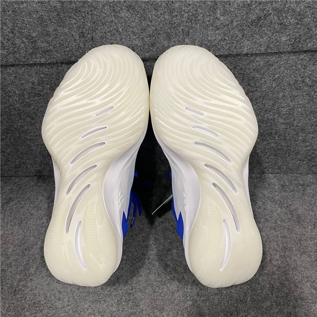 Adidas shoes - VS160830 - vs-160830 - White (UPC: 196477576701) 0