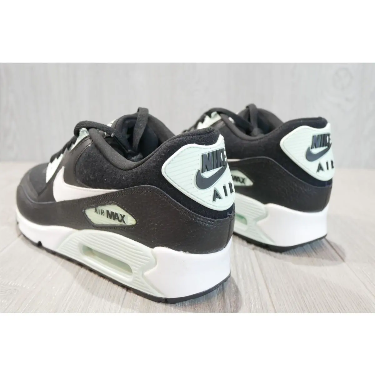 Nike shoes - Black 3